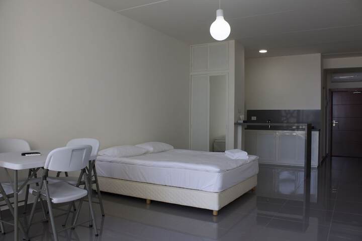 Room 4 of 65