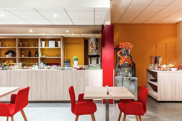 Breakfast area