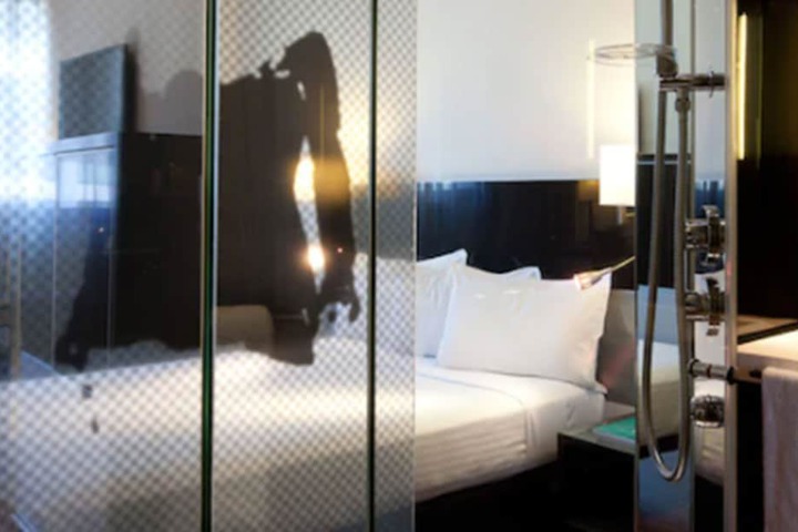 Room 9 of 48