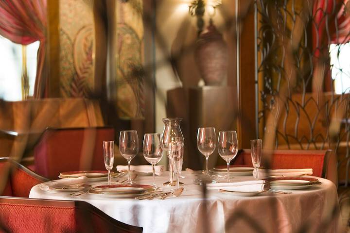 Dining 38 of 63