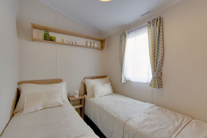 Room 3 of 43