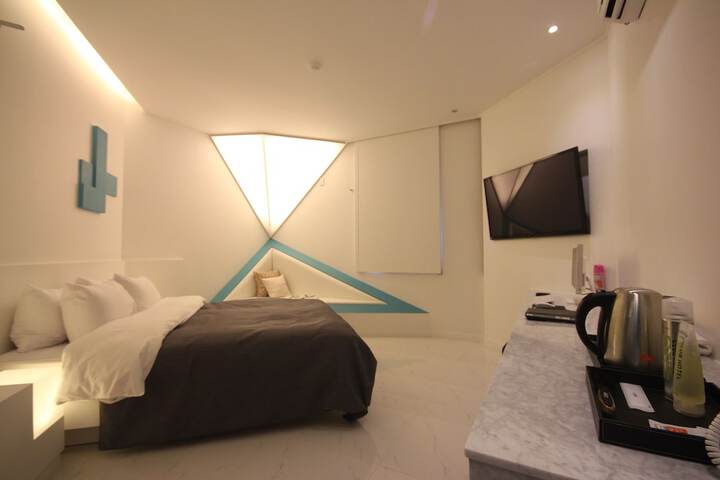 Room 26 of 177