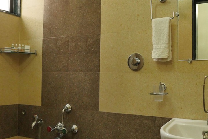 Room 8 of 24