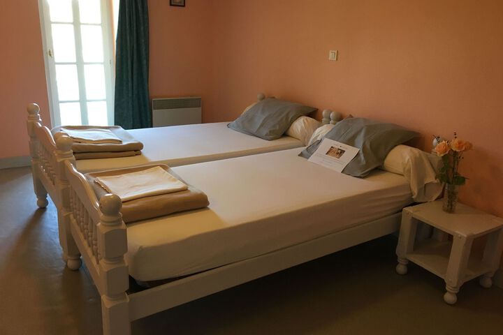 Room 6 of 8