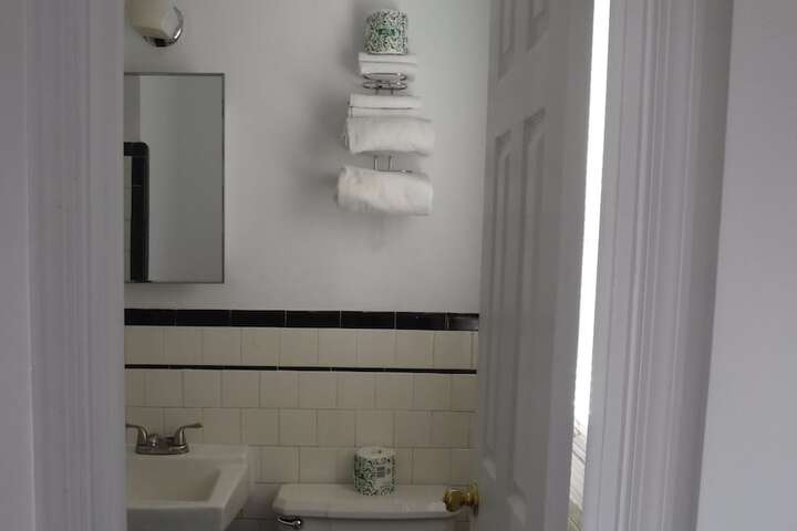 Room 10 of 23