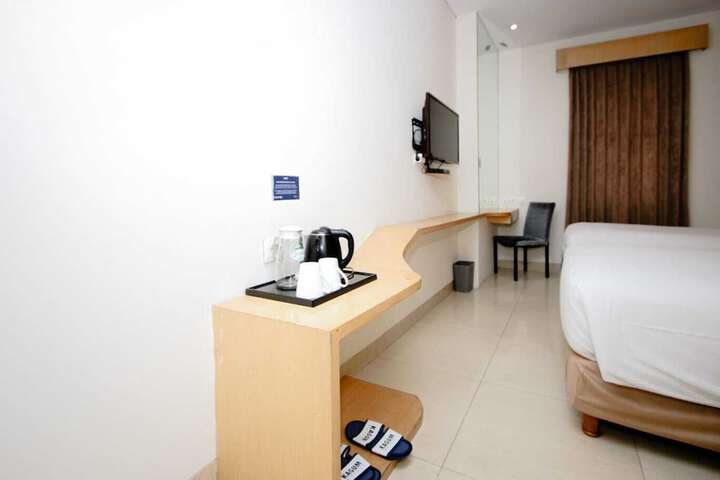 Room 10 of 25