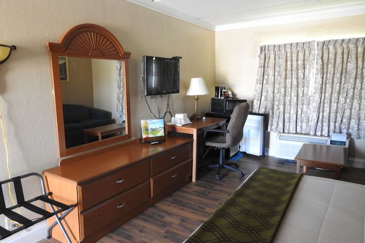 Room 14 of 34