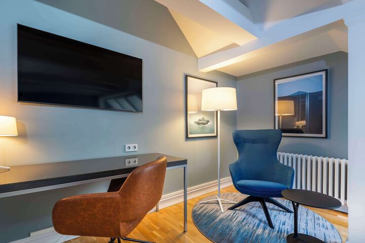 Room 46 of 95