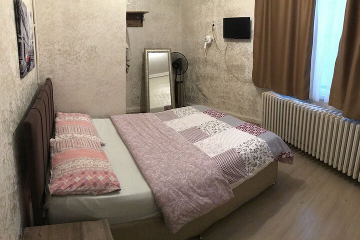 Room 11 of 22