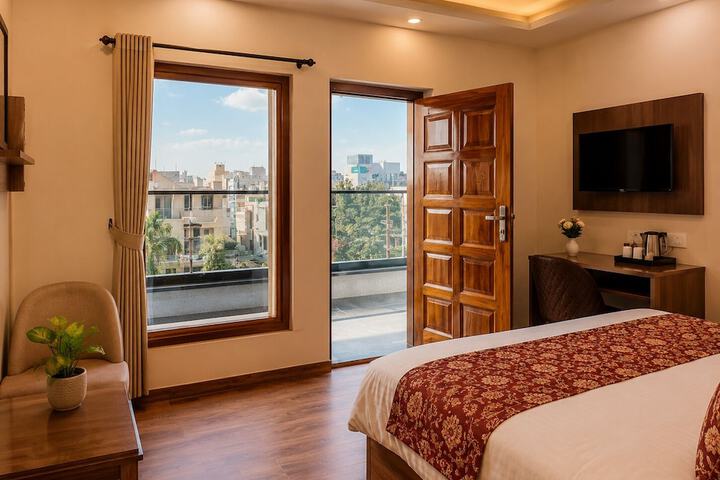 Room 8 of 32