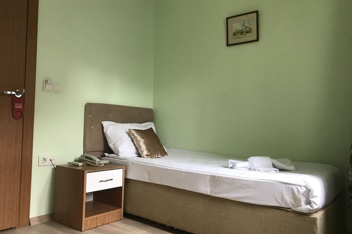 Room 9 of 23