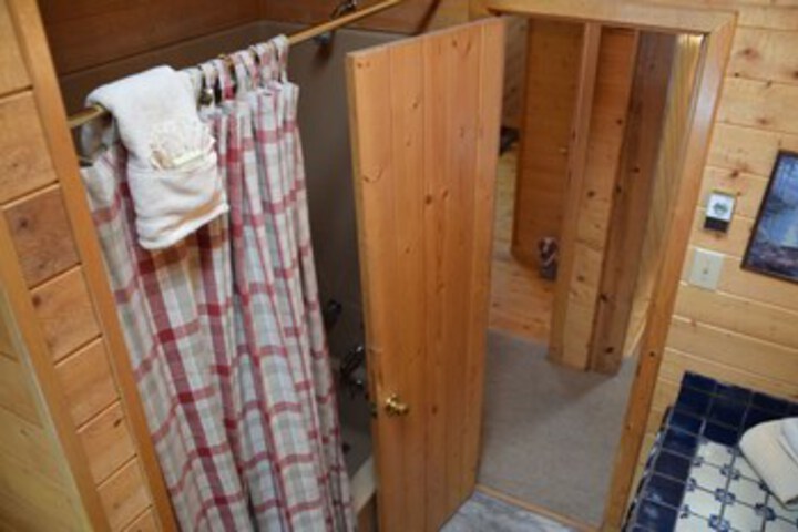 Room 6 of 32
