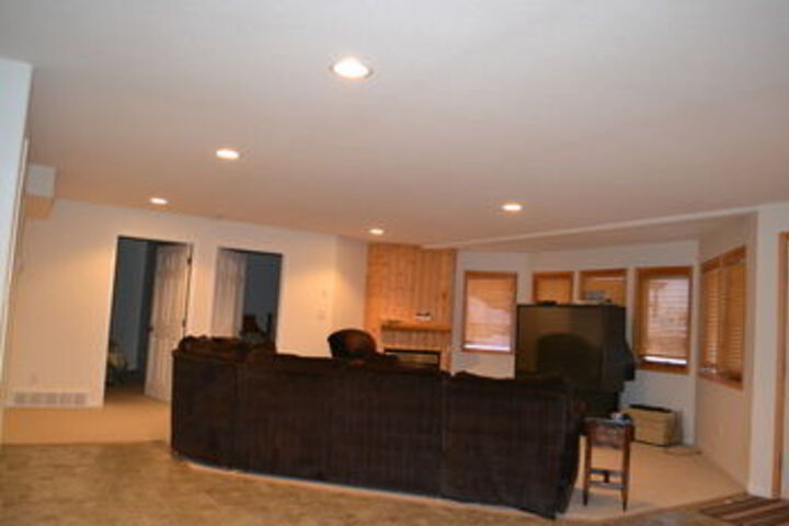 Room 6 of 8