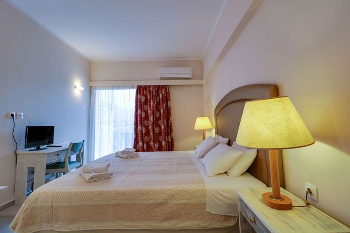Room 15 of 128