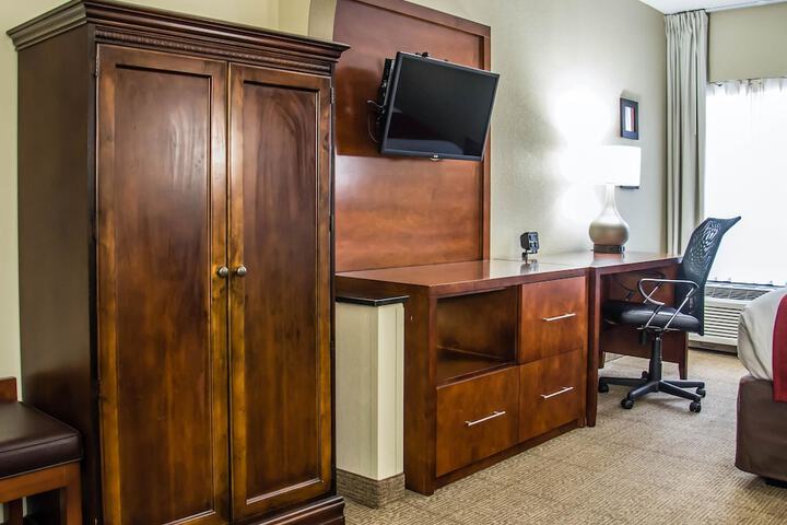 Suite 2 Queen Beds (4 of 16)