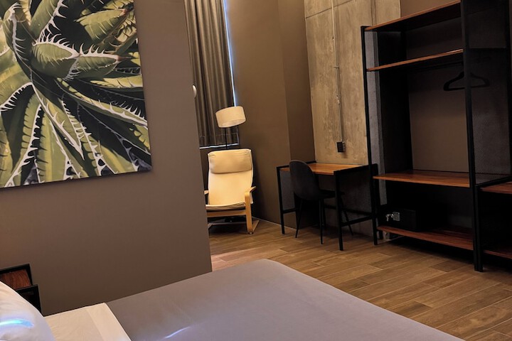 Room 9 of 23