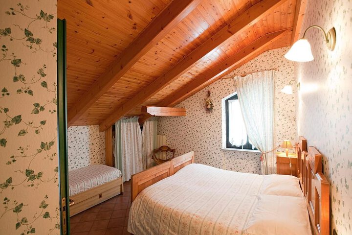 Room 11 of 46