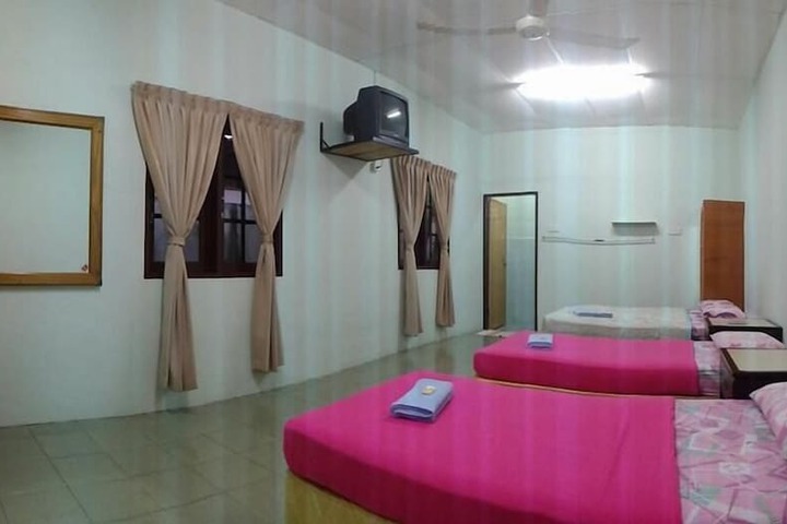 Room 11 of 21