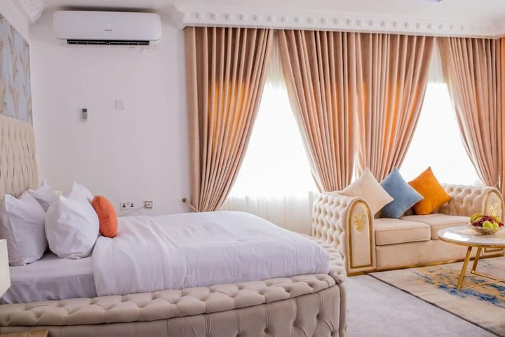 Room 2 of 31