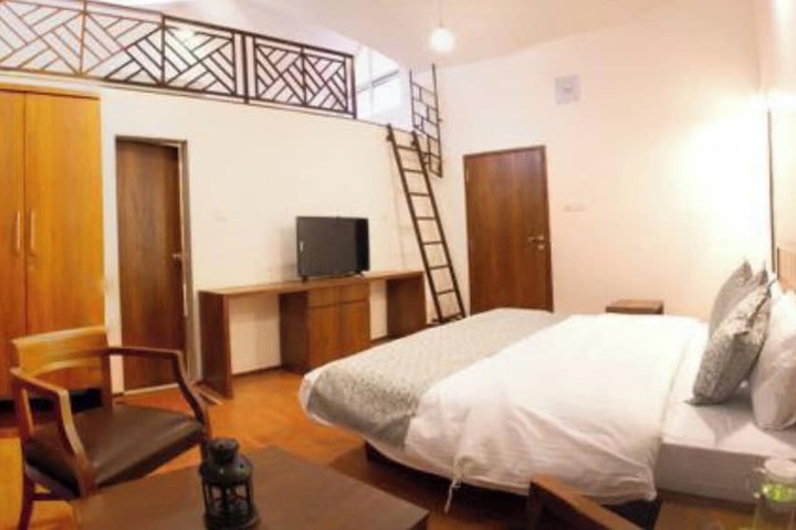 Room 9 of 33