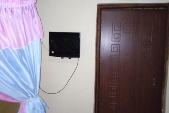 Room 5 of 14