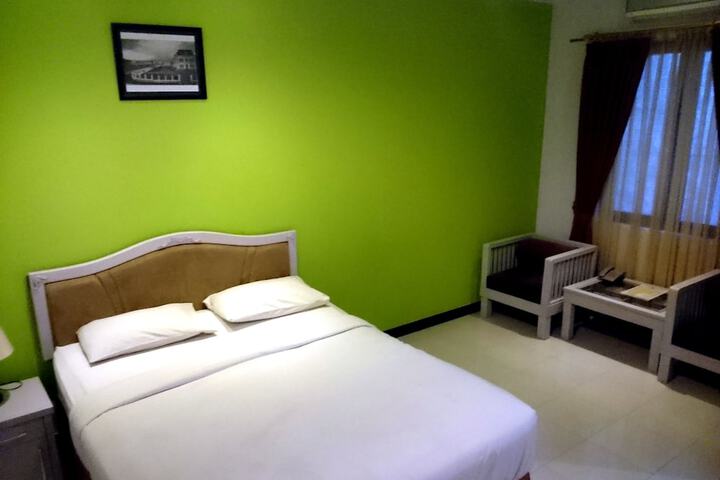 Room 28 of 37