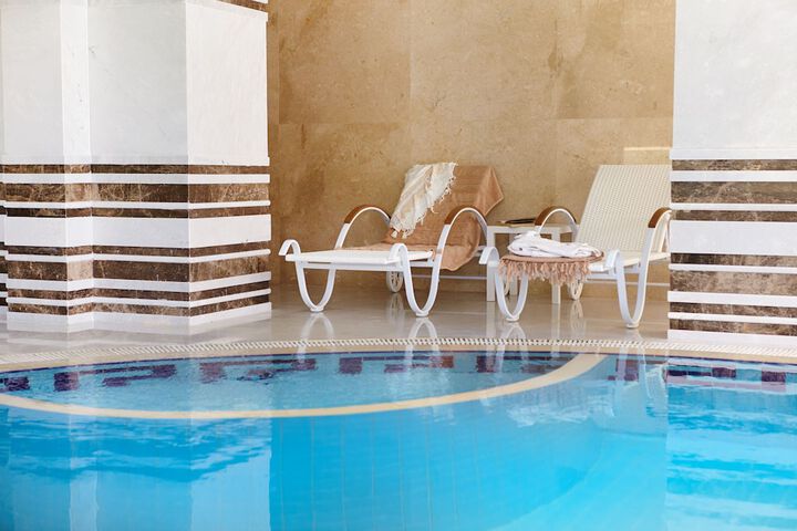 Hotel Pool