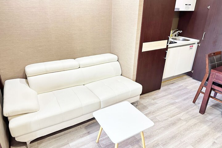 Room 7 of 77