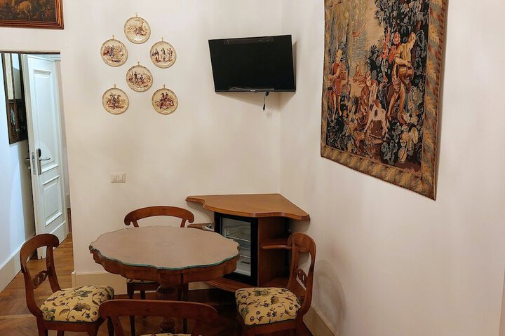 Room 27 of 43