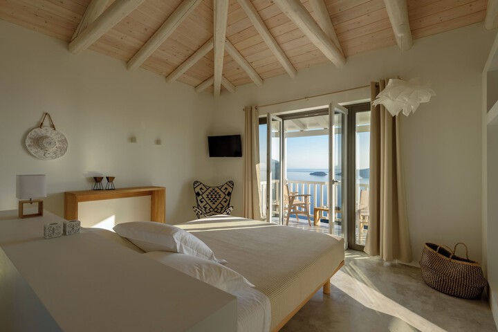 Room 5 of 118