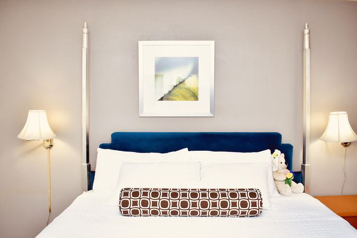 Room 8 of 32