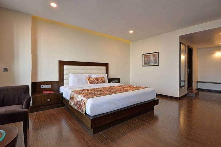 Room 5 of 37