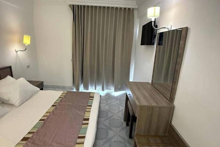 Room 11 of 13