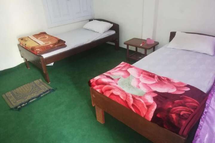 Room 9 of 13