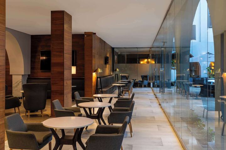 Hotel Interior 18 of 193