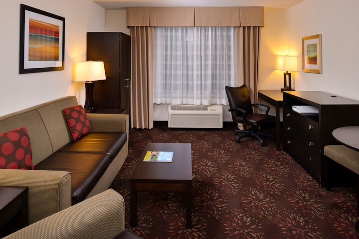 Room 7 of 77