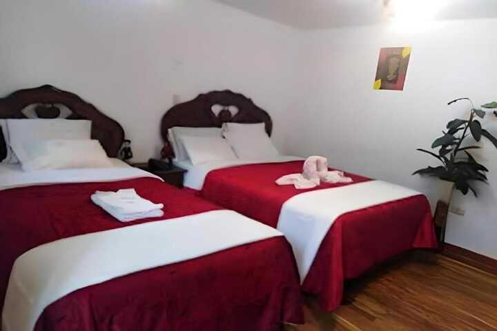 Room 4 of 16