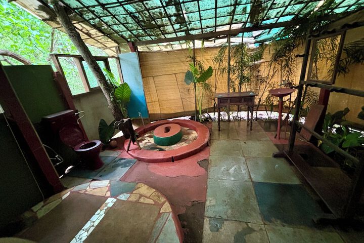 Room 49 of 85