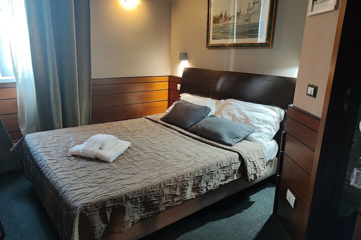 Room 19 of 50