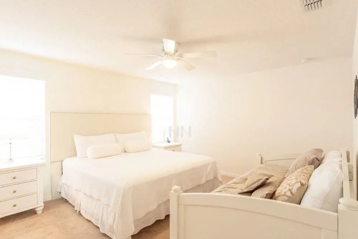 Room 4 of 20