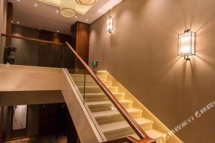 Yijiangdong Boutique Hotel.