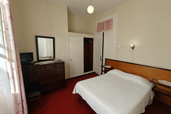 Room 48 of 141
