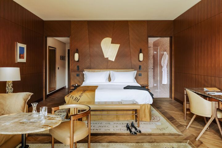 Room 16 of 48