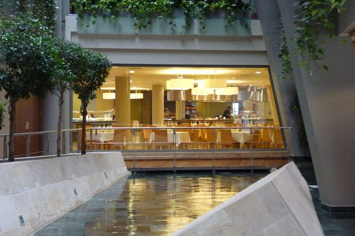 Entrance & Lobby