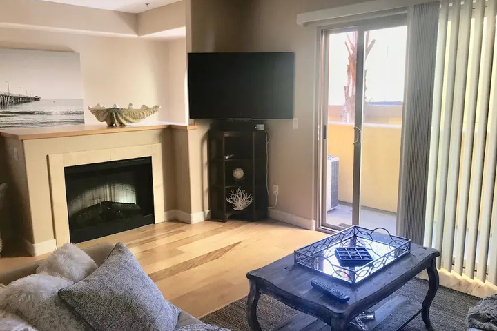 Room 6 of 15