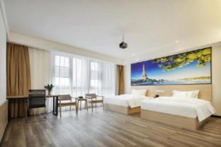 Room 7 of 8