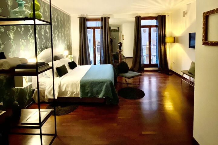 Room 25 of 87