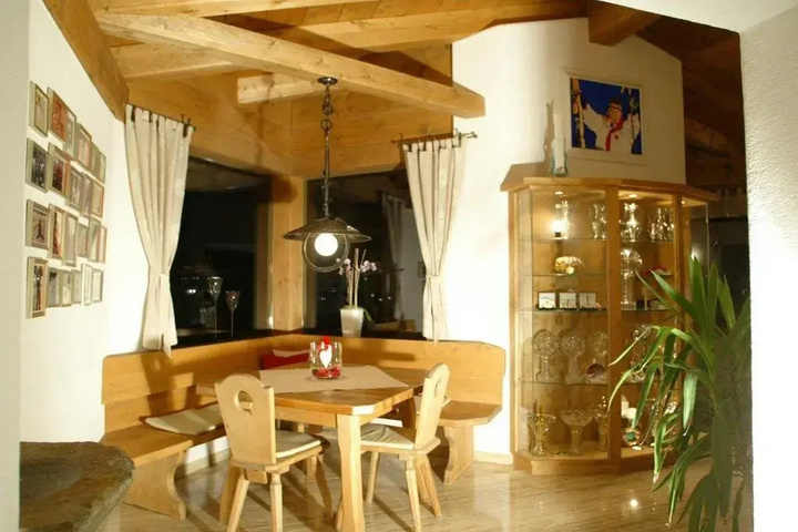 Dining 10 of 10