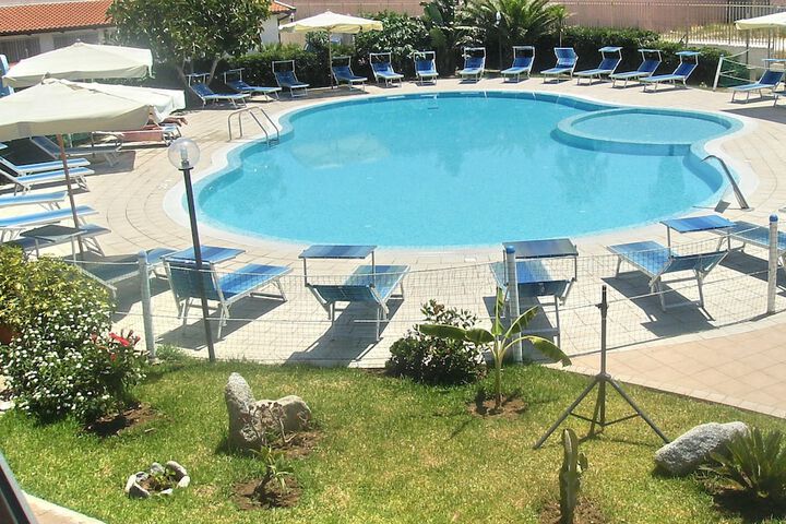 Pool Hotel