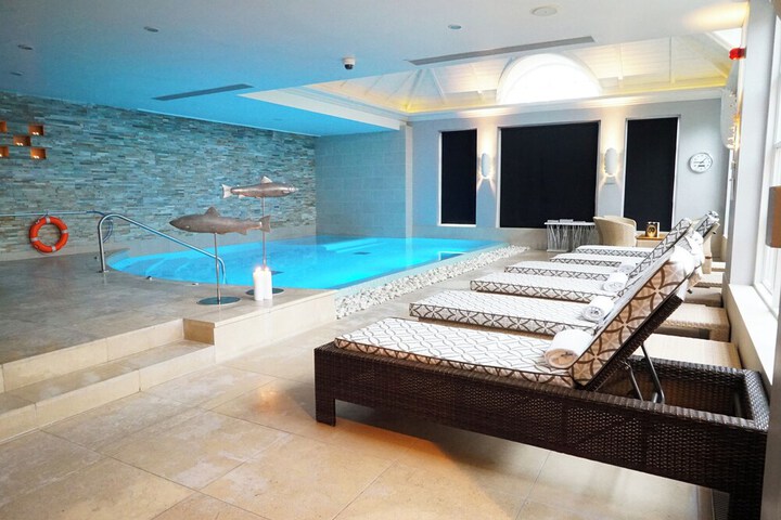 Pool 61 of 77